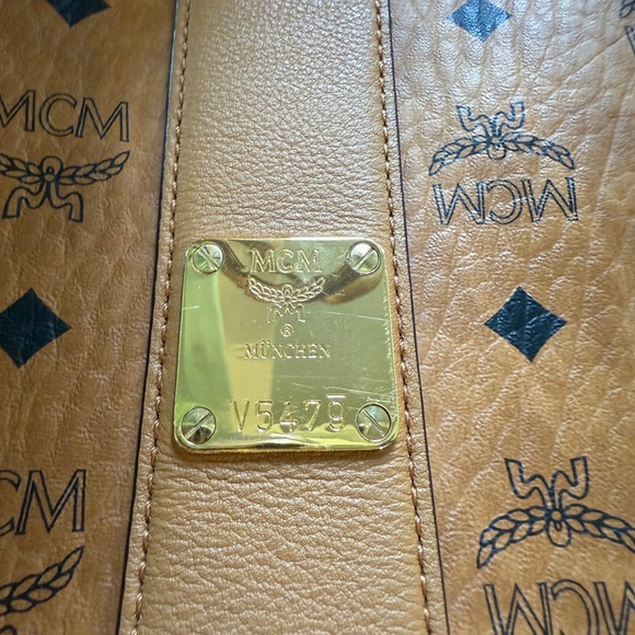 MCM Medium Liz Shopper - Picture 16 of 16